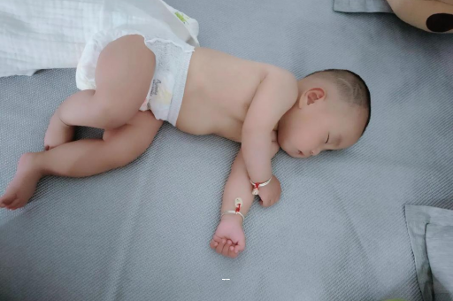 德清宝宝突然很多眼屎